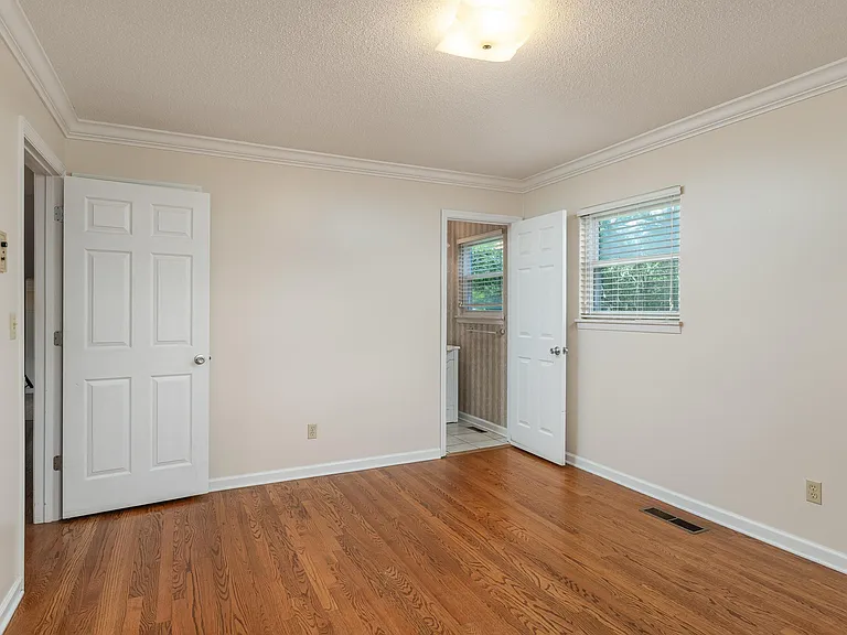 3512 Valley Trl — Photo 1