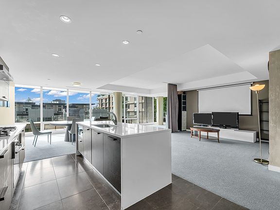 4th image of 5838 Berton Ave #302