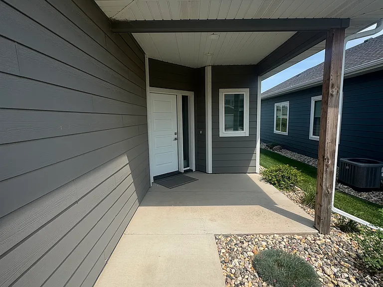 4408 E Leubecher Pl — Photo 2