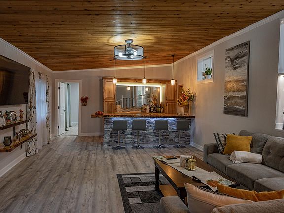 3rd image of 2116 Leona St