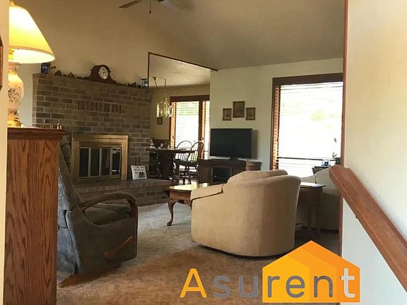 2nd image of 2880 Wedgewood Ln