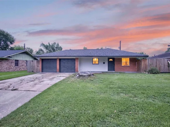 8733 Lugary Dr, Houston, TX 77074