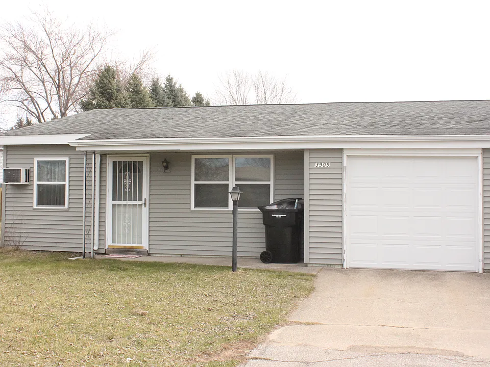 3909 Victoria Ct #3909