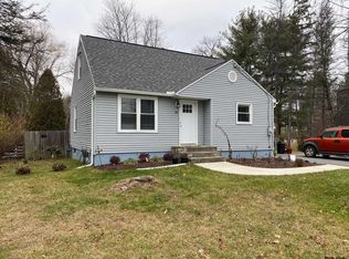 93 Charlton Rd, Ballston Lake, NY 12019