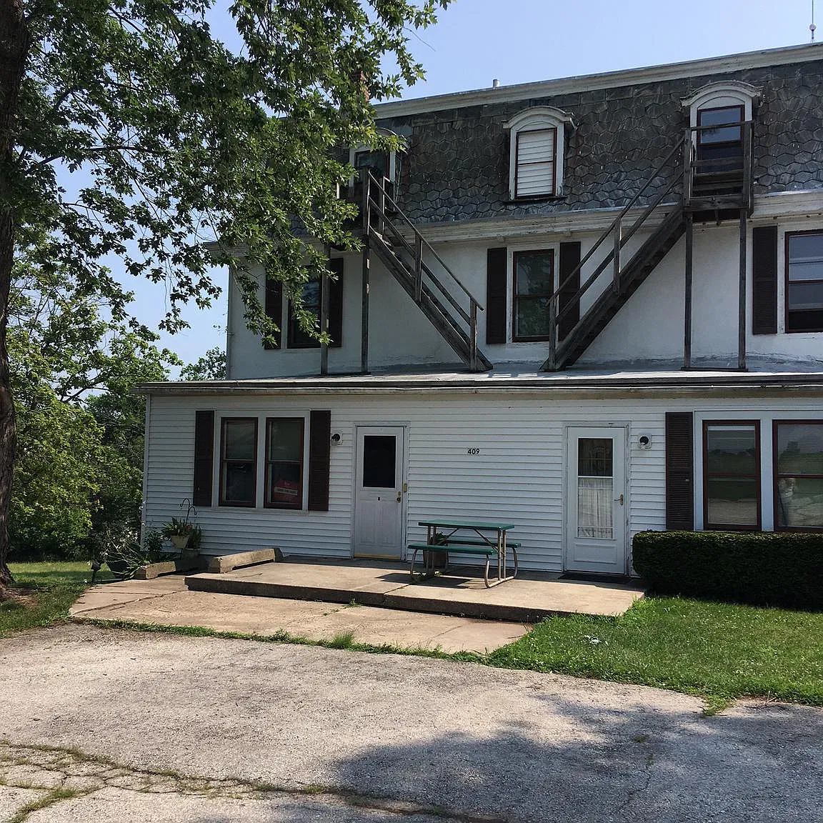 1 bed, 1.0 bath, 704 sqft, $1,400 — Photo 1