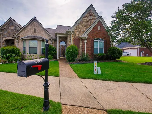 8701 Thunder Ridge Dr, Millington, TN 38053