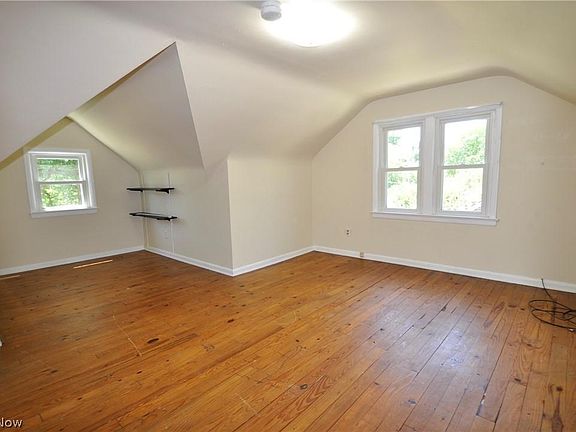 5th image of 25614 1st St
