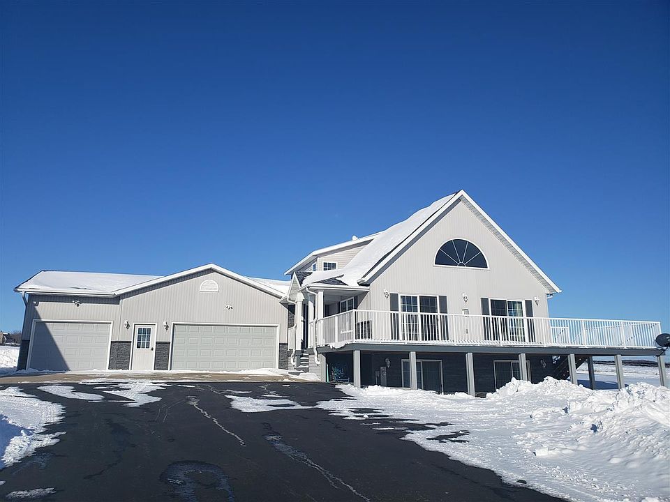 1st image of 213585 Edgewater Dr