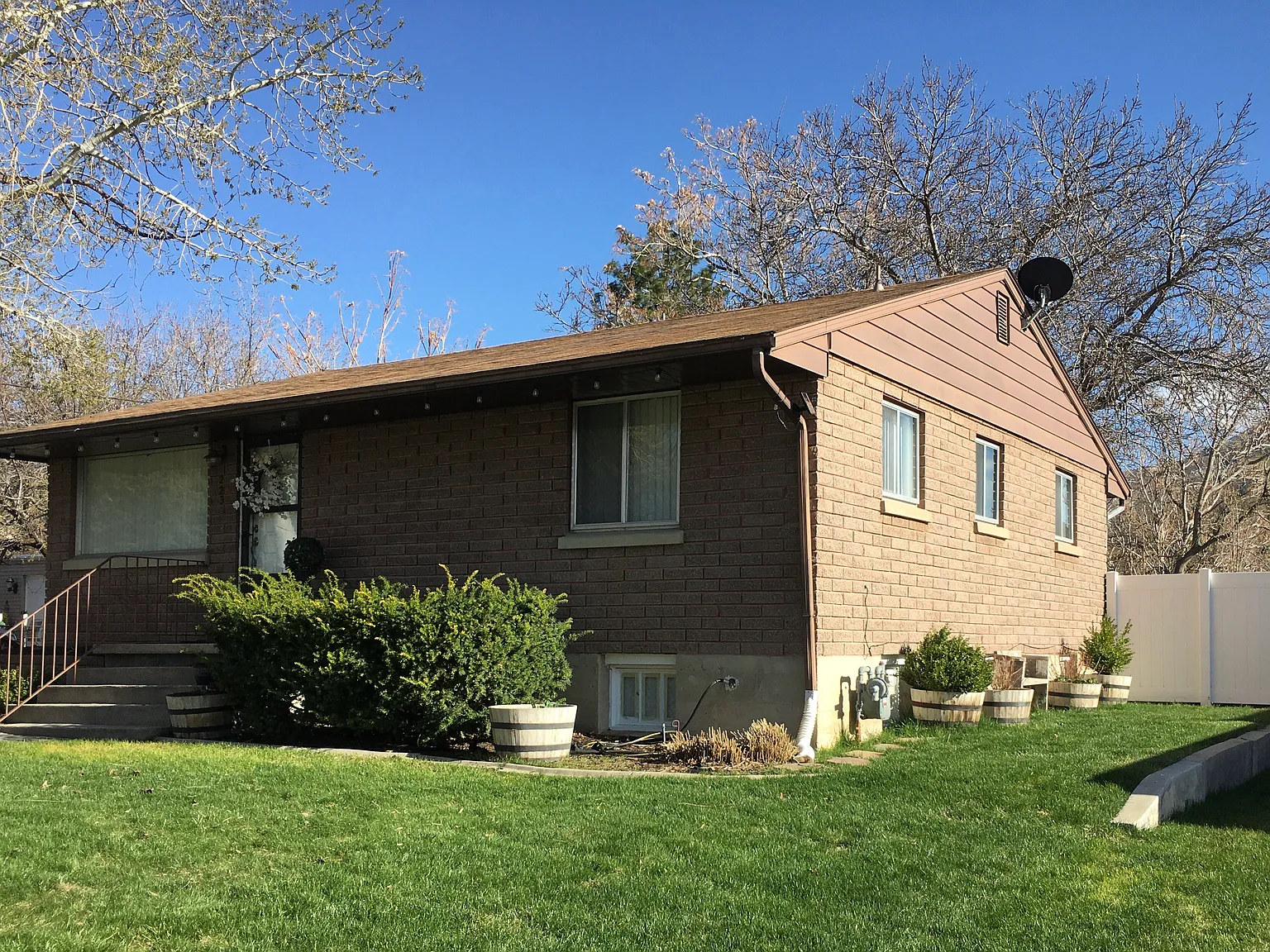 4 bed, 1100 sqft, $1,800 — Photo 3