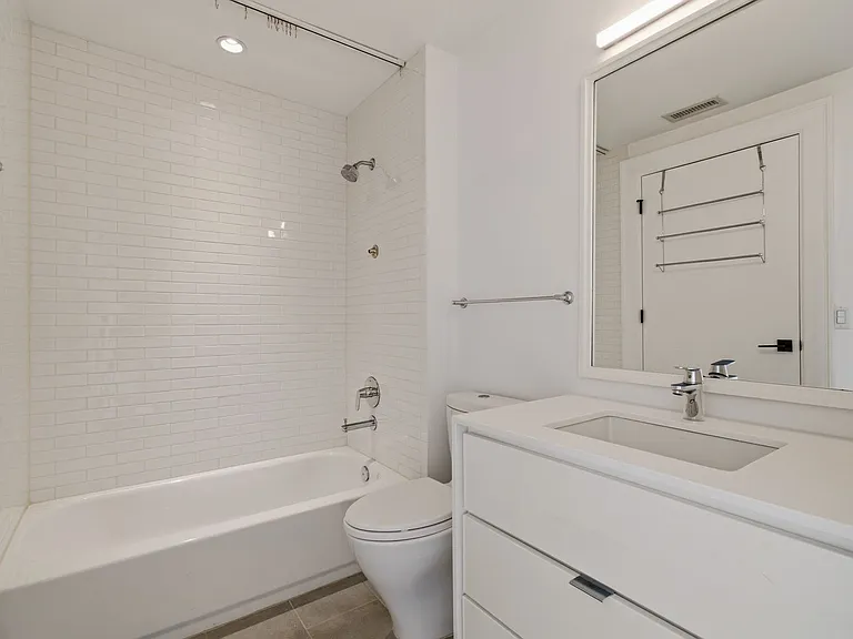 1011 M St NW #504 — Photo 23