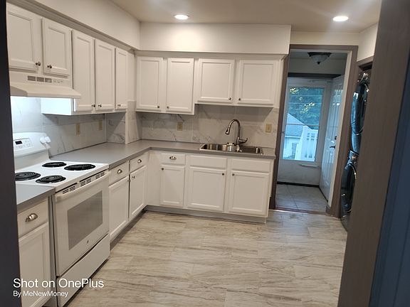 2nd image of 318 W Wilson Blvd