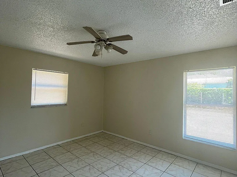 3519 Benito Juarez Cir — Photo 16