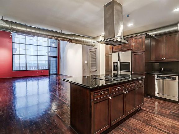 4th image of 1005 S Shepherd Dr APT 811