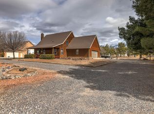 1120 N Horsemans Park Dr, Dammeron Valley, UT 84783
