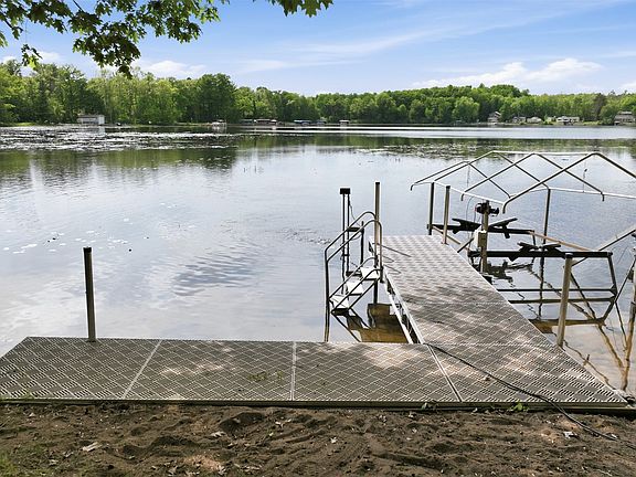 3rd image of W14044 Island Lake Road
