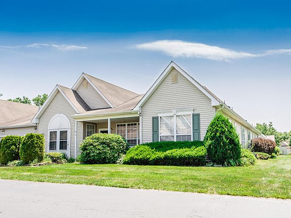 2nd image of 9 Deerchase Ln #100A
