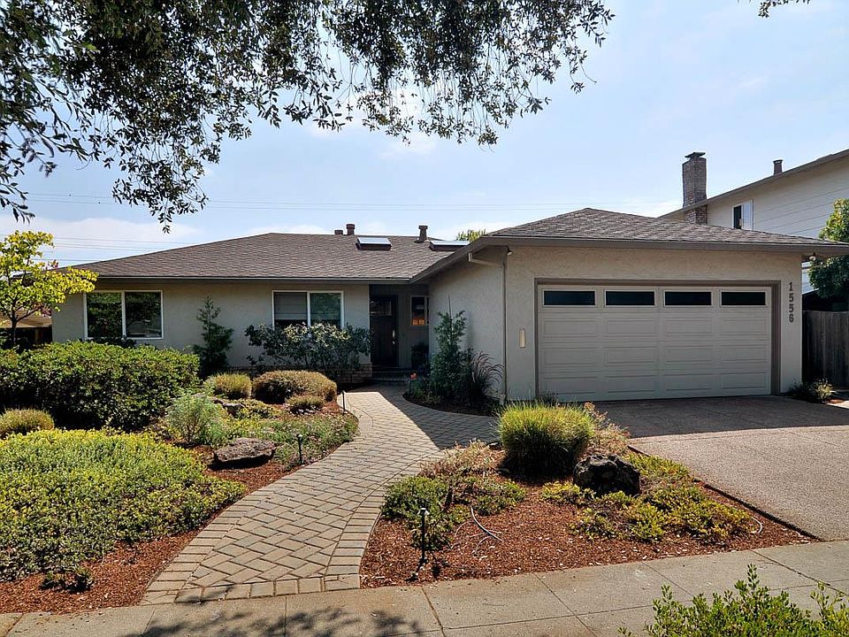 1st image of 1556 Magpie Ln