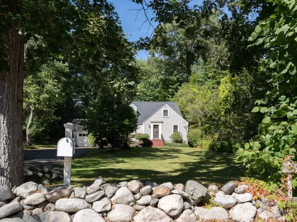 306 Merriam St, Weston, MA 02493
