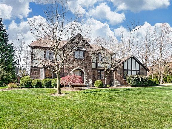 3rd image of 6581 Atterbury Ct