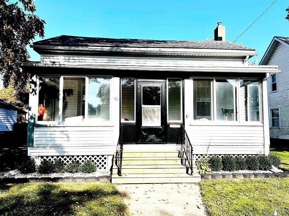 1st image of 421 E 3rd St