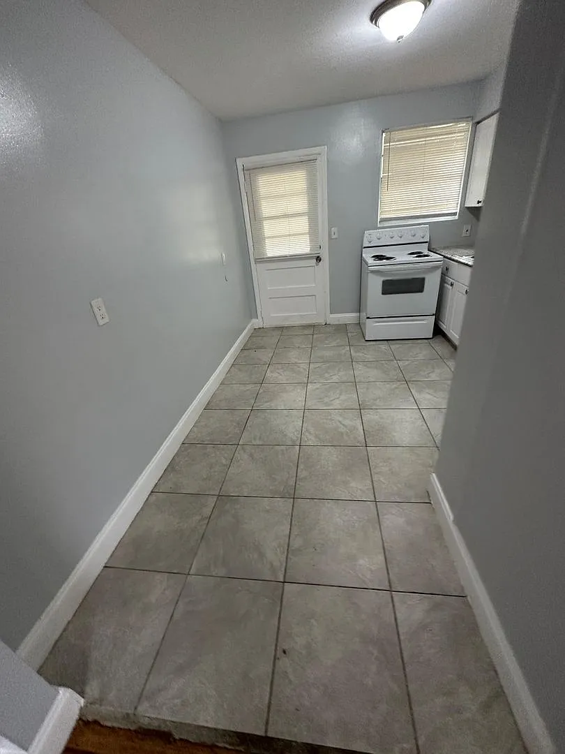 2100 Palafox St. — Photo 4