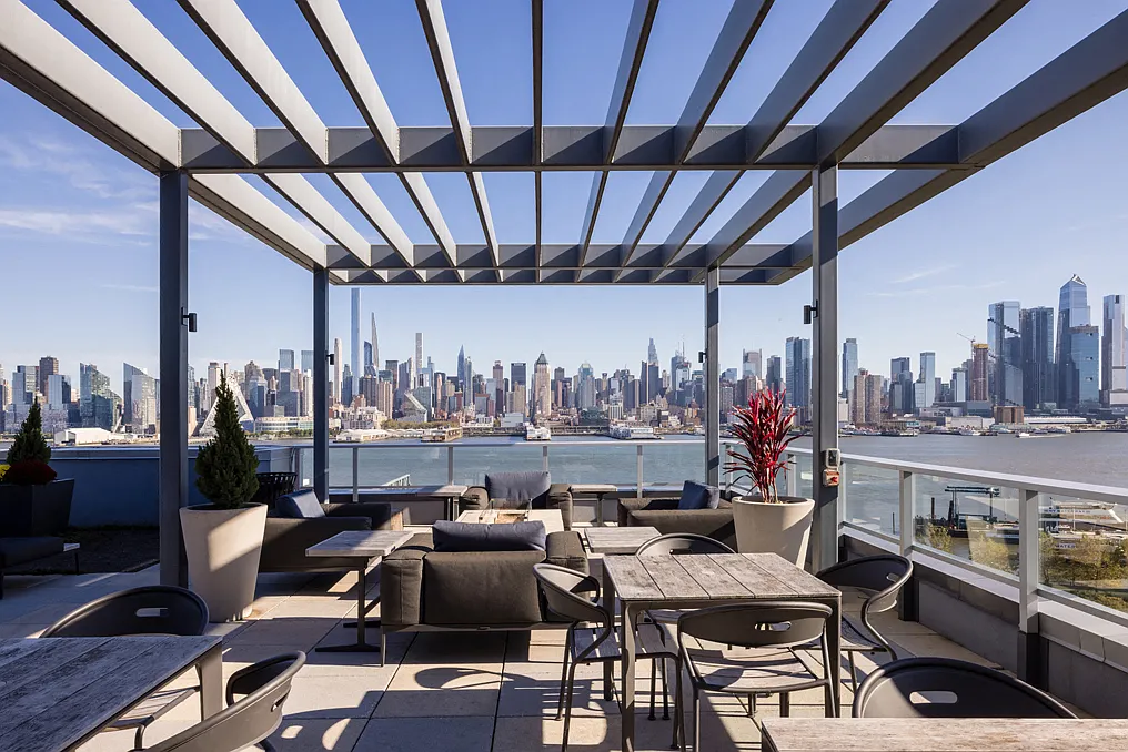 RiverHouse 11 at Port Imperial — Photo 1