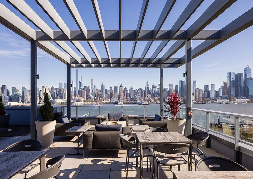 RiverHouse 11 at Port Imperial