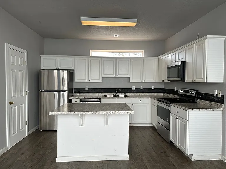 16987 SW Kattegat Dr — Photo 3