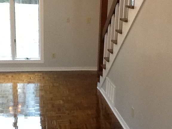 4th image of 205 Grandview Dr