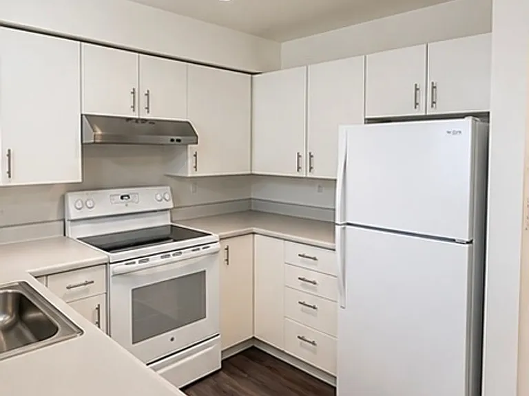 Alderview - 300 11th Ave — Photo 8