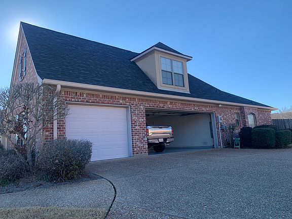 3rd image of 2455 Churchill Dr