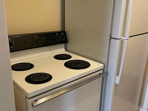 4th image of 2739 Noble Rd #7