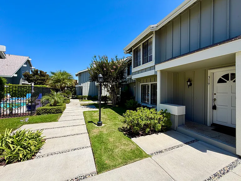 319 Spinnaker Way — Photo 1