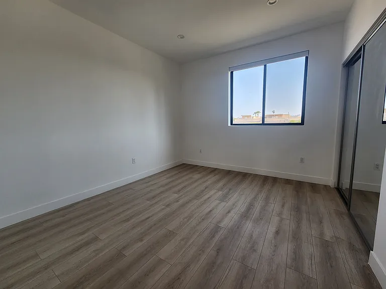 6061 Fulton Ave #4 — Photo 10
