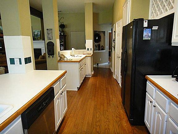 2nd image of 2703 Hidden Lake Dr