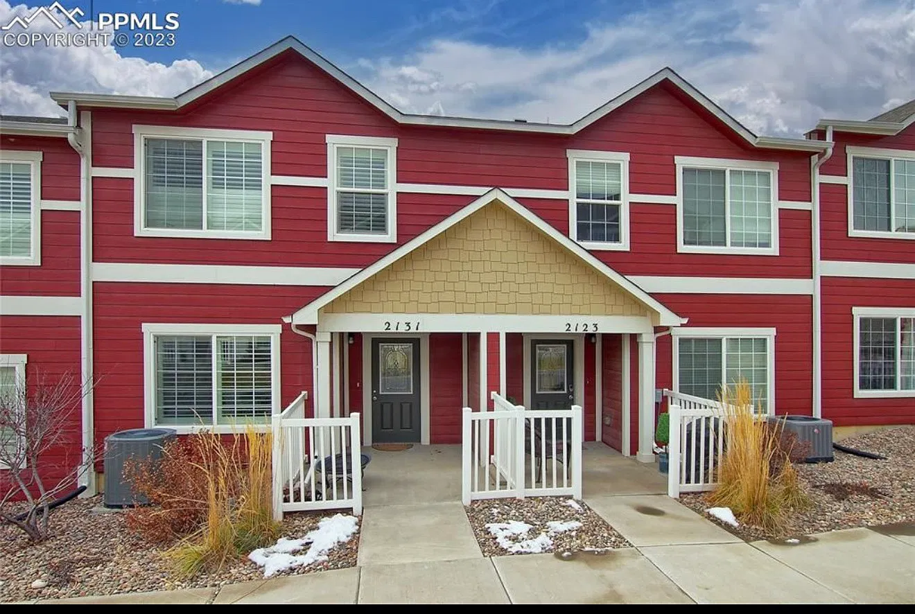 3 bed, 2.5 bath, 1602 sqft, $2,100 — Photo 1