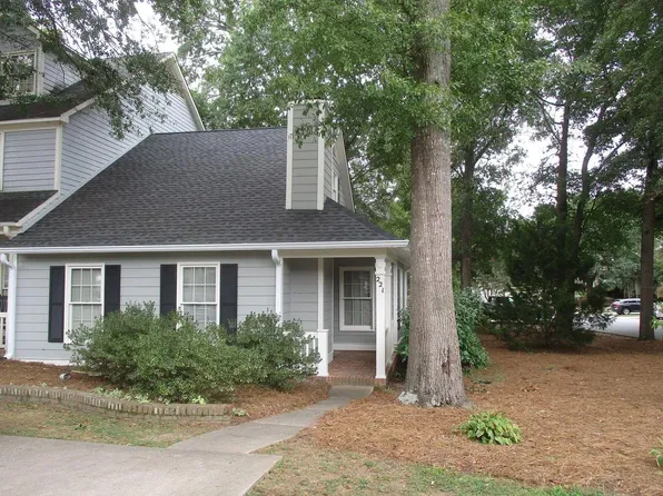 221 Woodburn Club Ln, Spartanburg, SC 29302