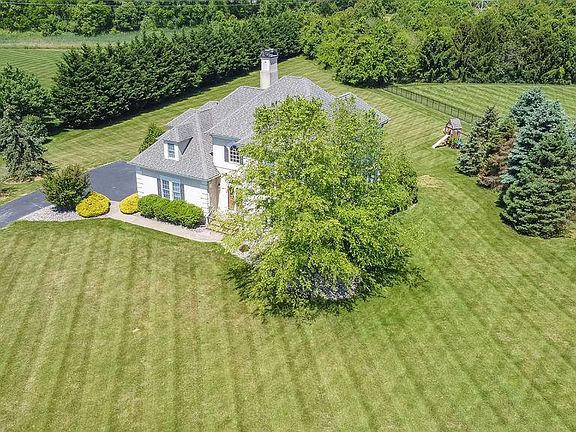 3rd image of 316 Bohemia Mill Pond Dr
