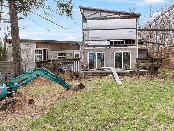 3rd image of 465 Amsler Ridge Rd