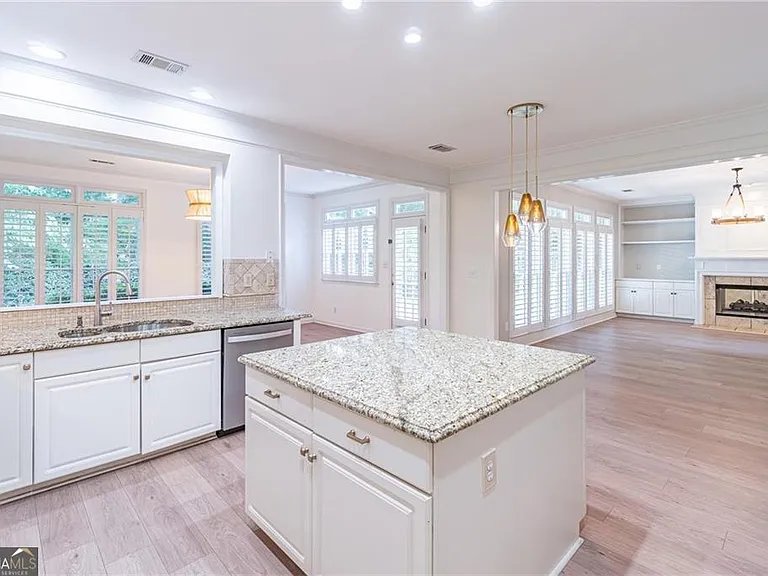 5491 Oxford Chase Way — Photo 22