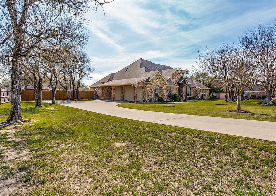 1st image of 106 Harvestwood Ln