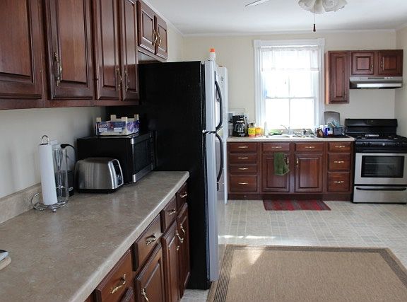 5th image of 405 Goldsborough St