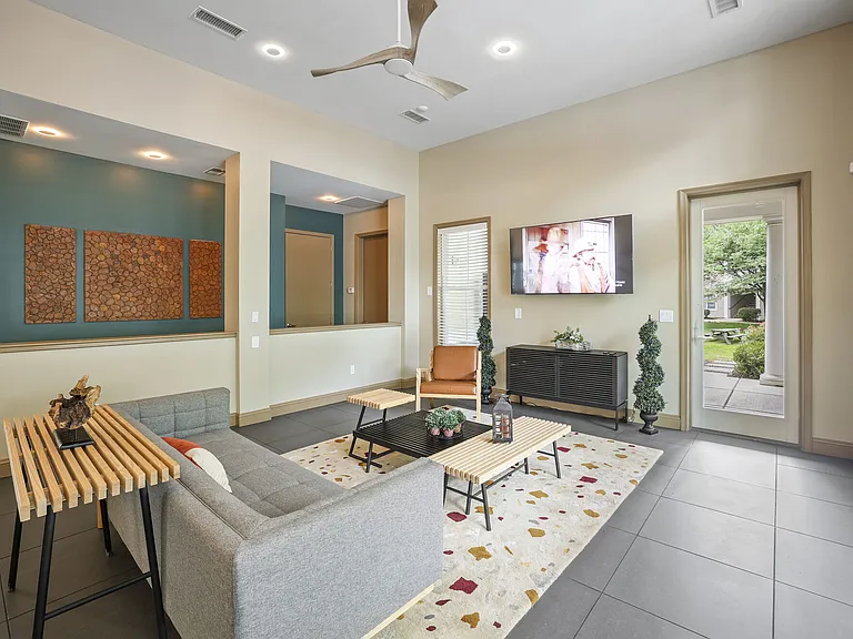 Stonehaven Apartments — Photo 23