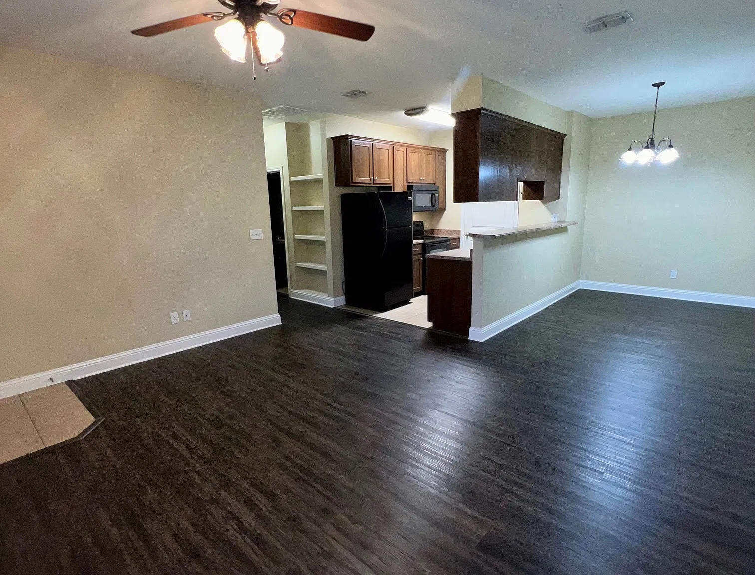 930 Rockdale Rd — Photo 3