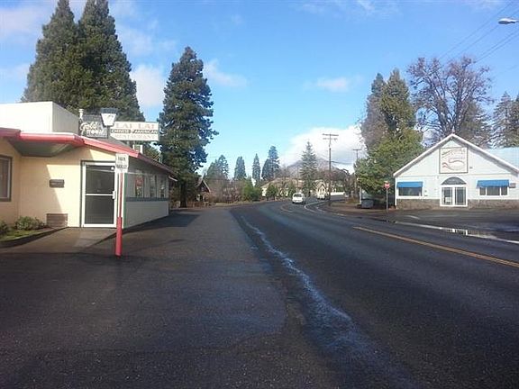 2nd image of 903 S. Mt. Shasta Blvd