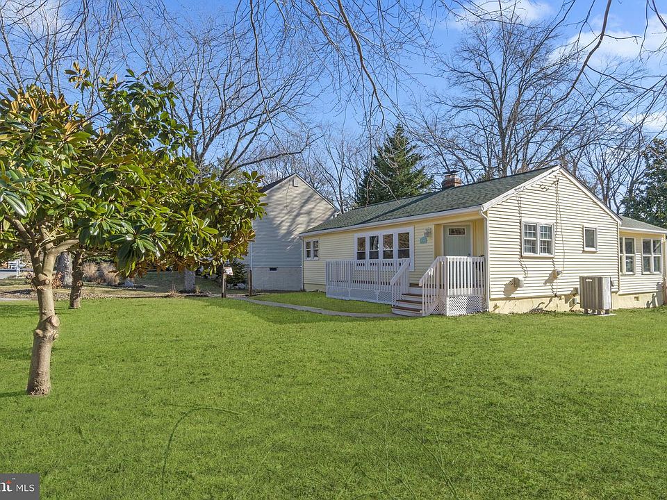 1st image of 101 Lee Dr