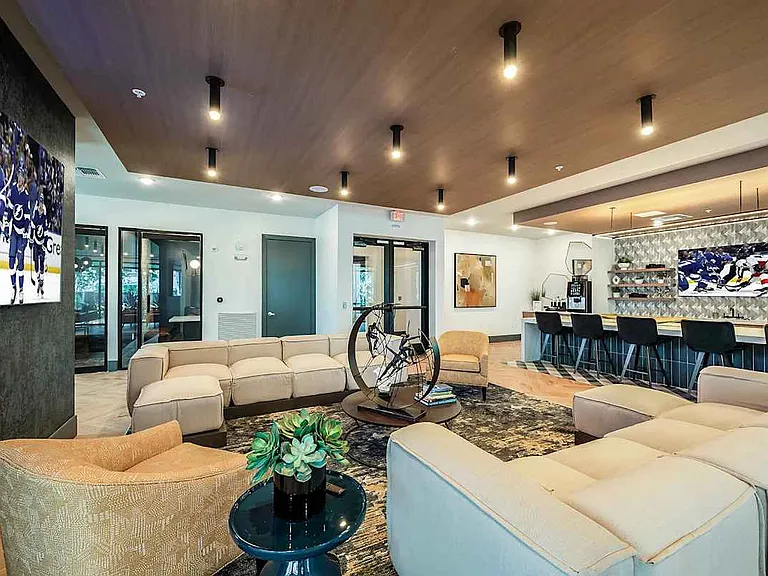 The Citizen at Waterset Luxury Apartments — Photo 3