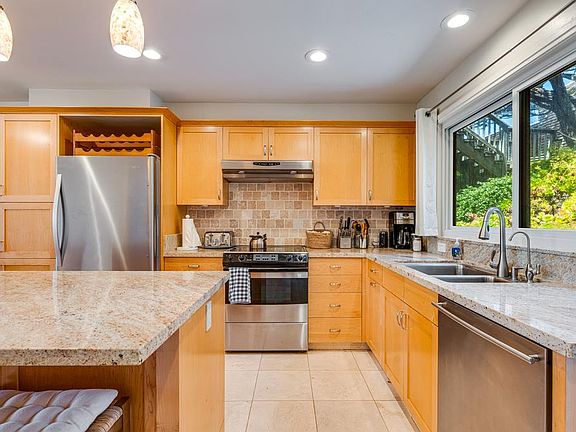 4th image of 101 Shell Dr #3