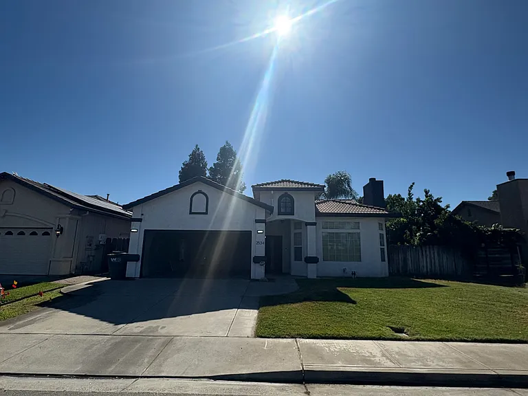 2534 Sunrise Ave — Photo 1