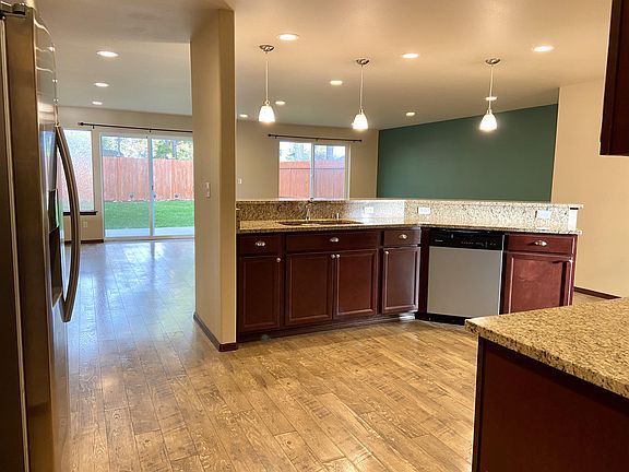 5th image of 650 NW Oxford Pl